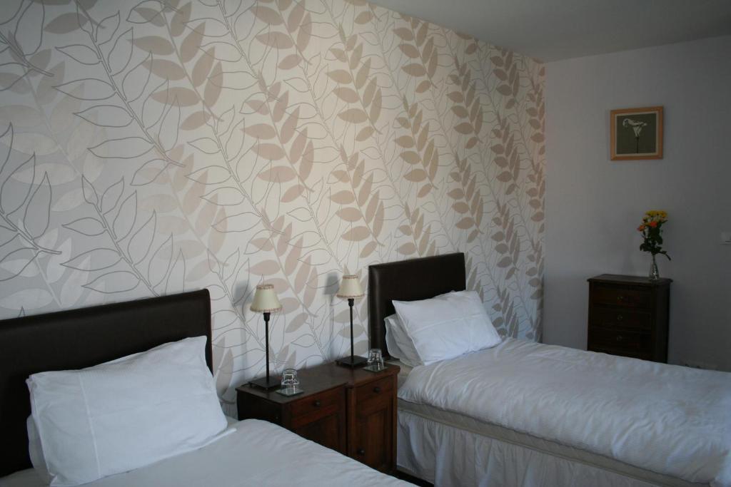 Le Voltaire Bed & Breakfast Airvault Стая снимка