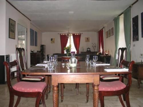 Le Voltaire Bed & Breakfast Airvault Екстериор снимка